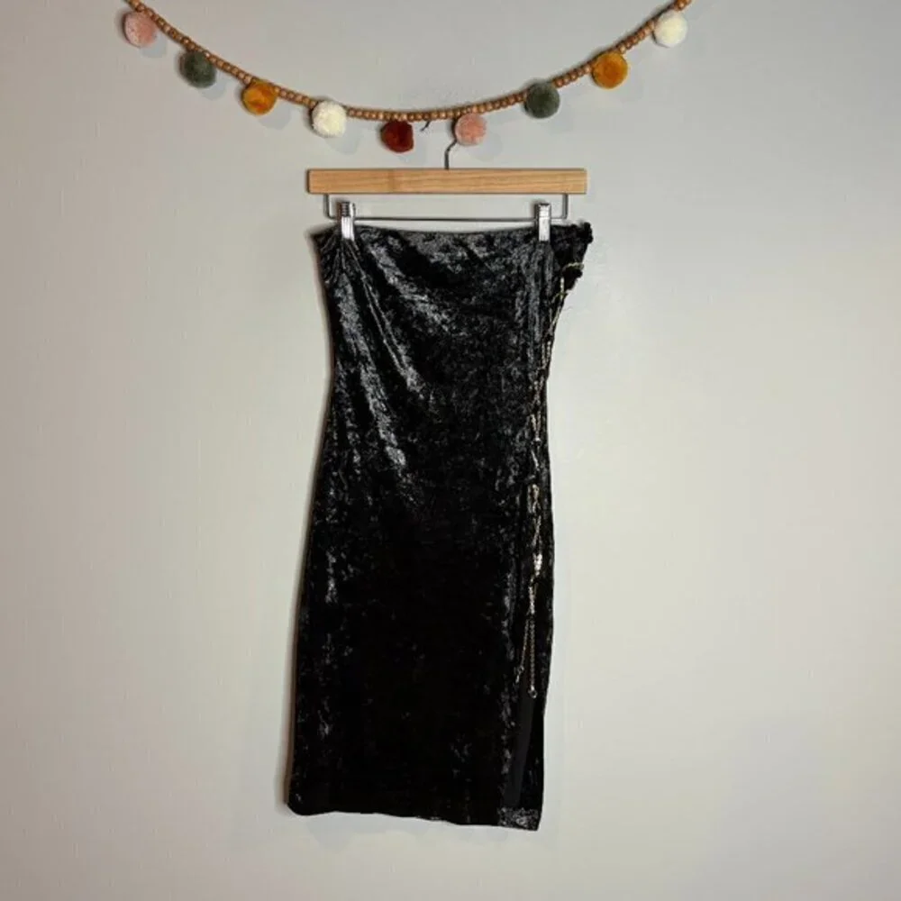 house of cb gold chain dress Have plans for New Year? We've got the dress for you Introducing The OG Gold Bandage Maxi Dress by House Of CB Stocked in size S & M loophires.com